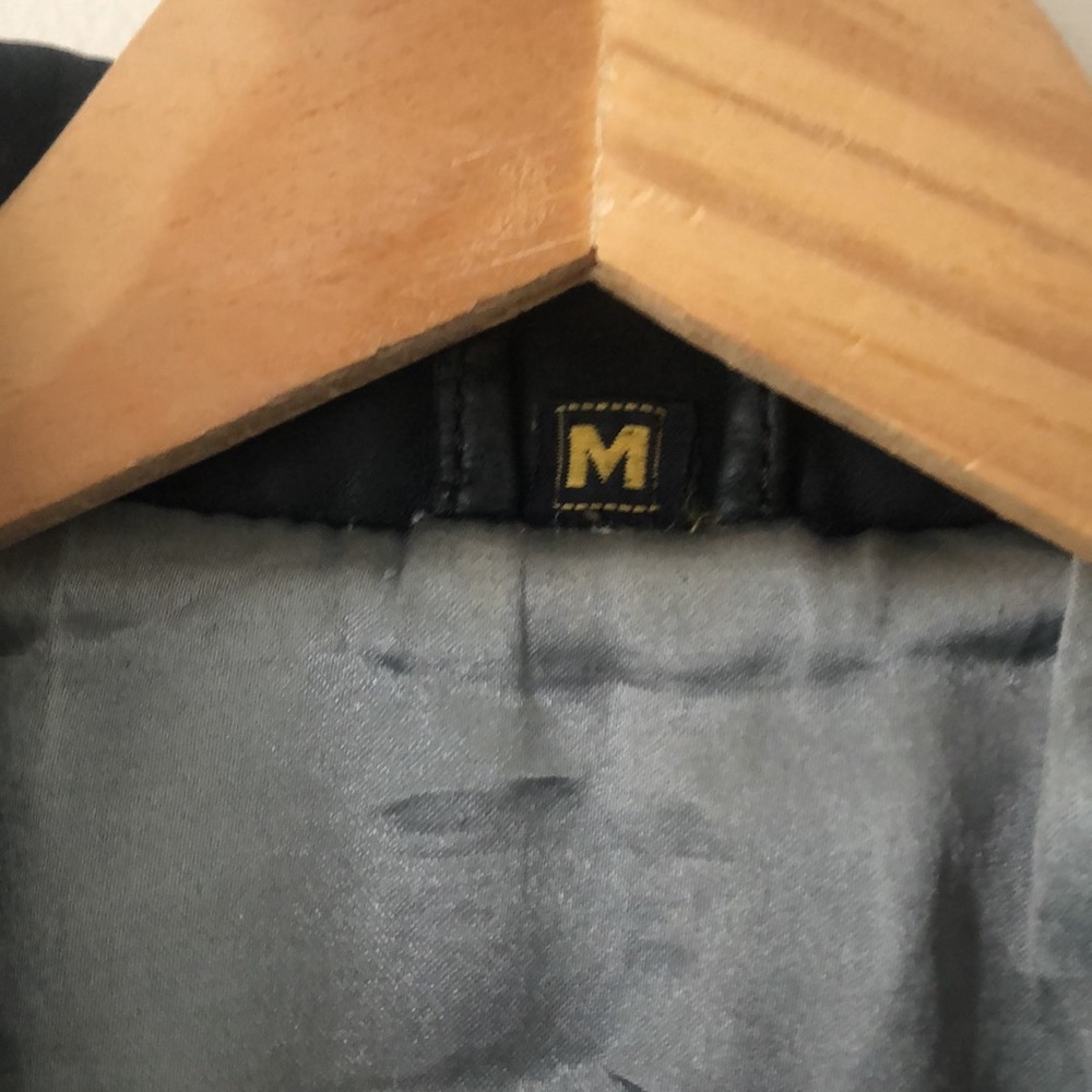 Leather jacket - Picture 3 of 3